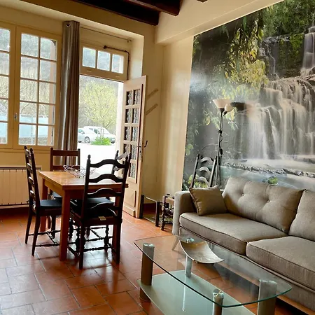 En Rouergue, Grand Vabre, Maison De Village, Disponible En Aout Pour 5-6 Personnes *