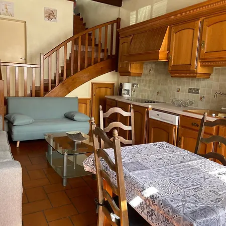 En Rouergue, Grand Vabre, Maison De Village, Disponible En Aout Pour 5-6 Personnes *