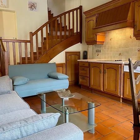 En Rouergue, Grand Vabre, Maison De Village, Disponible En Aout Pour 5-6 Personnes